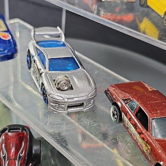 11 Hot Wheels Cars As Shown - Picture 13 of 16